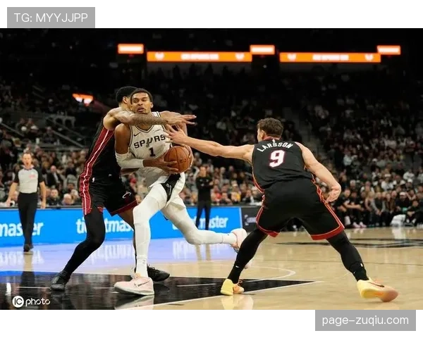 马刺迎战热火，文班亚马准两双助球队暂时领先